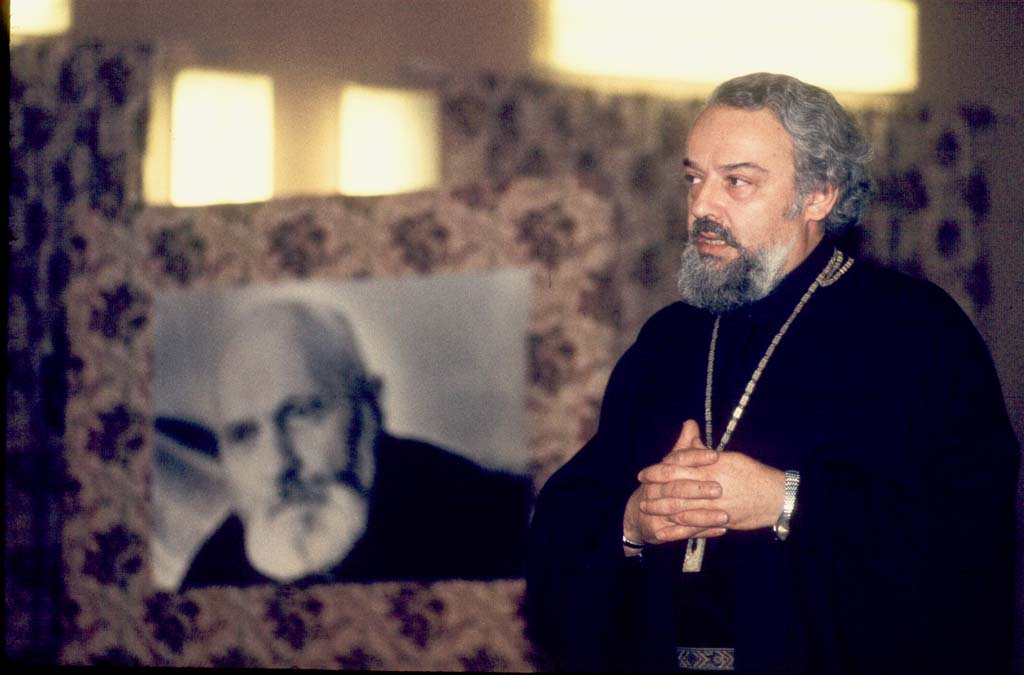 egy-meggyilkolt-papra-emlekezunk-alekszandr-meny-30-eve-hunyt-el