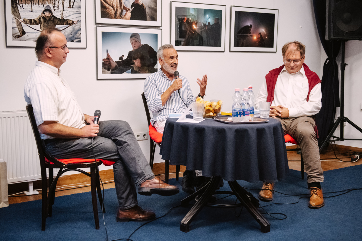 „Érdemes lenne megismerni egymás működési formáját” – Fabiny Tamás és Kepes András beszélgetése erdemes-lenne-megismerni-egymas-mukodesi-formajat-fabinyi-tamas-es-kepes-andras-beszelgetese