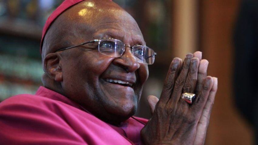 isten-ma-is-atalakitja-a-vilagot-desmond-tutura-emlekezunk