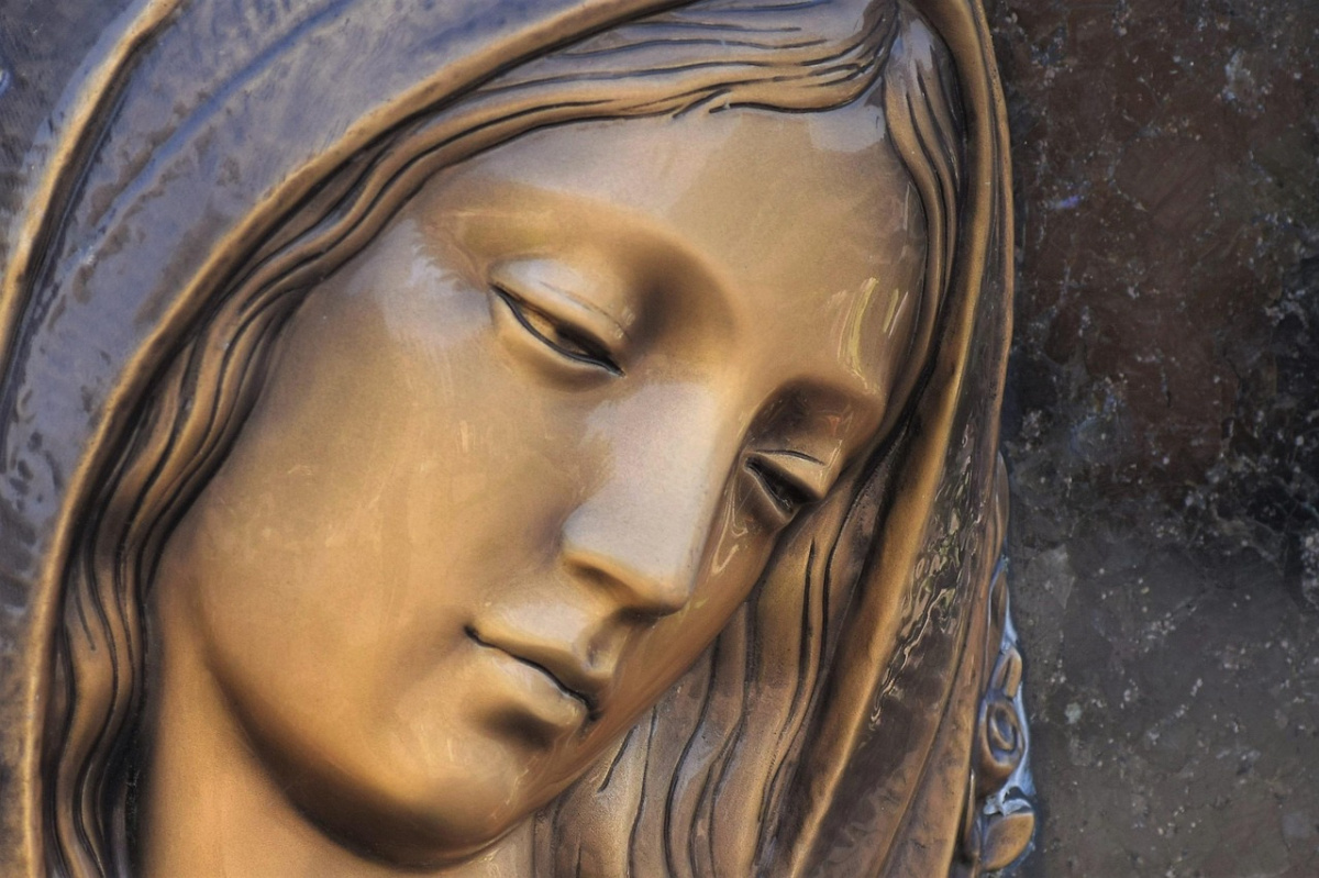 maria-a-varakozo-asszony