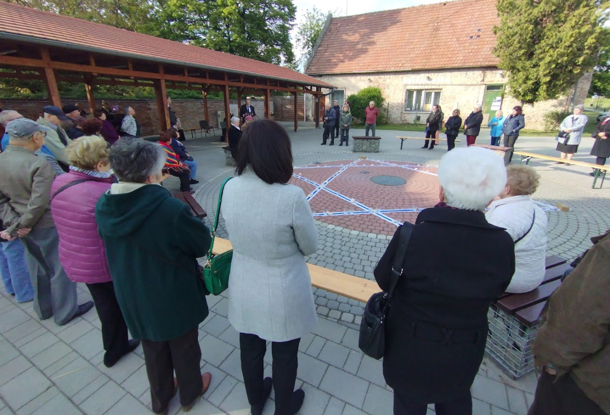A holokauszt emléke velünk marad a-holokauszt-emleke-velunk-marad